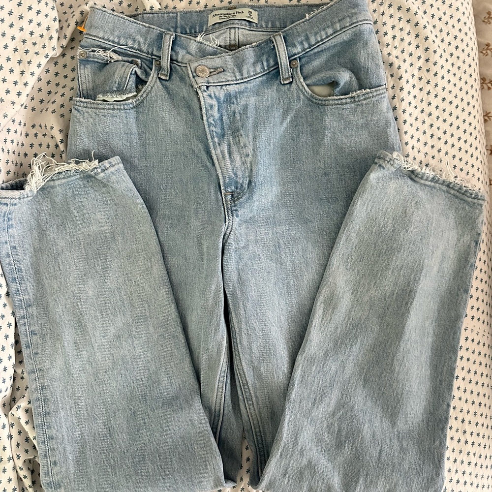 Cross button Abercrombie and fitch jeans